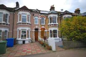 3 bedroom Flat for s...